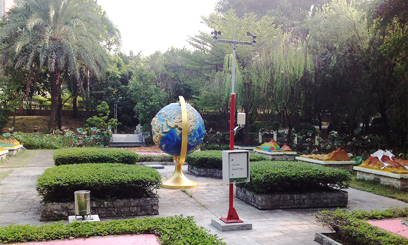 校园气象站3.jpg 校园气象站3.jpg