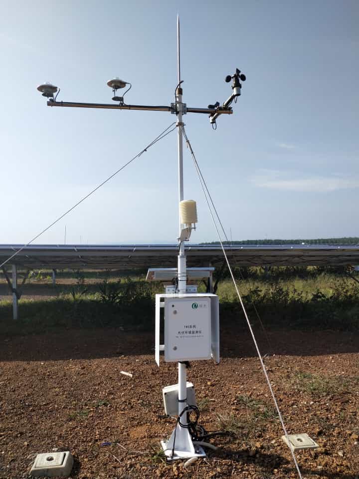 马来西亚吉打州50MWac大型地面光伏电站EPC项目气象站安装现场