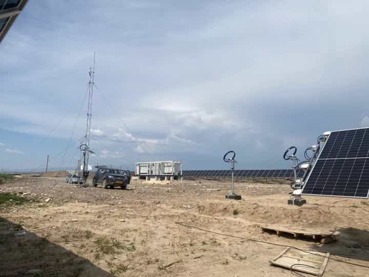 埃及200MW康翁波光伏电站工程气象站安装现场