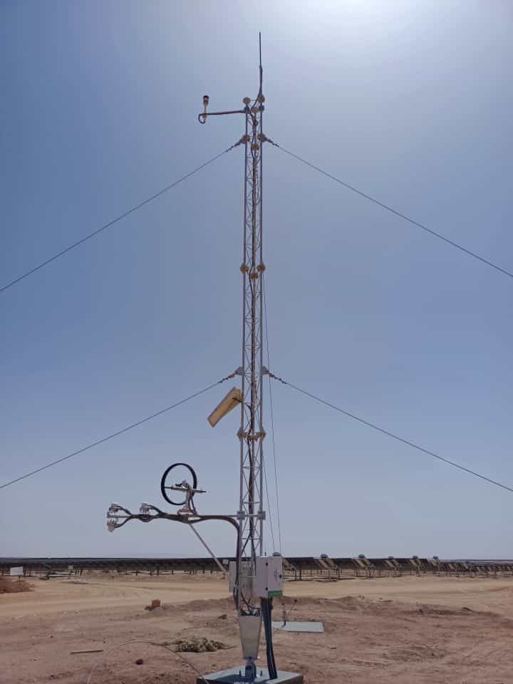 埃及200MW康翁波光伏电站工程气象站安装现场