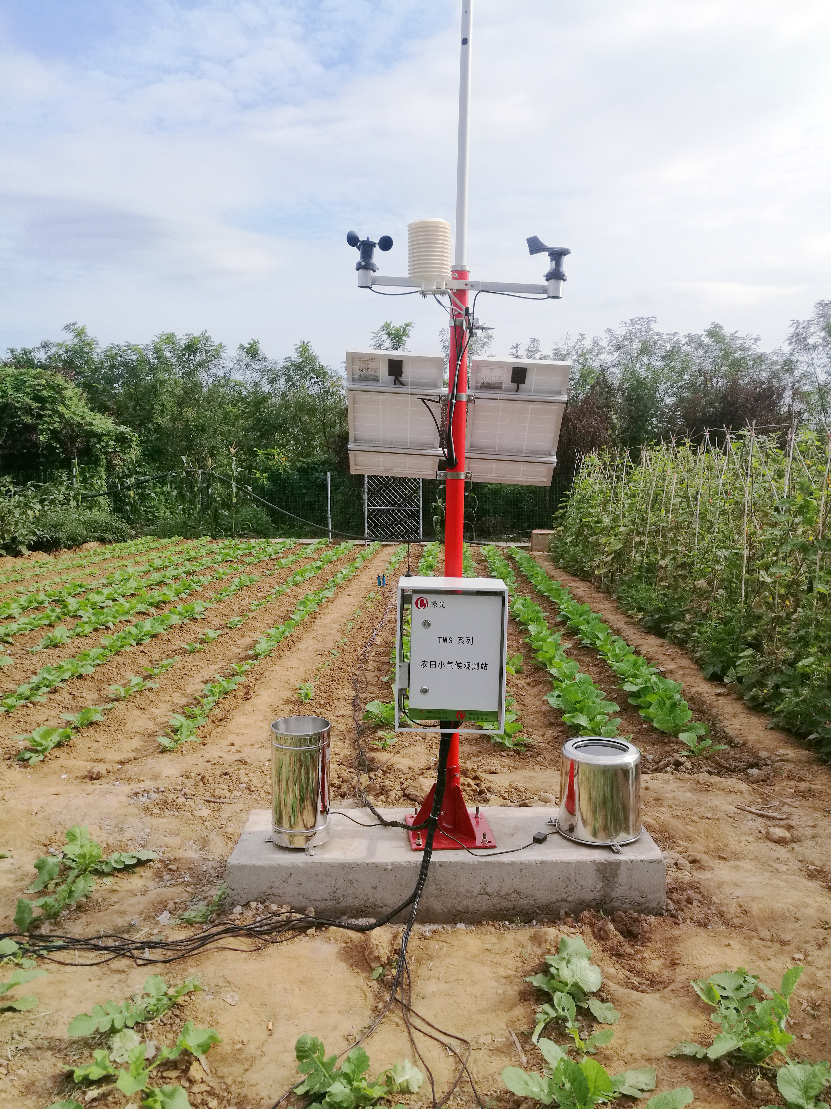 山东某学院农田小气候观测站项目安装现场