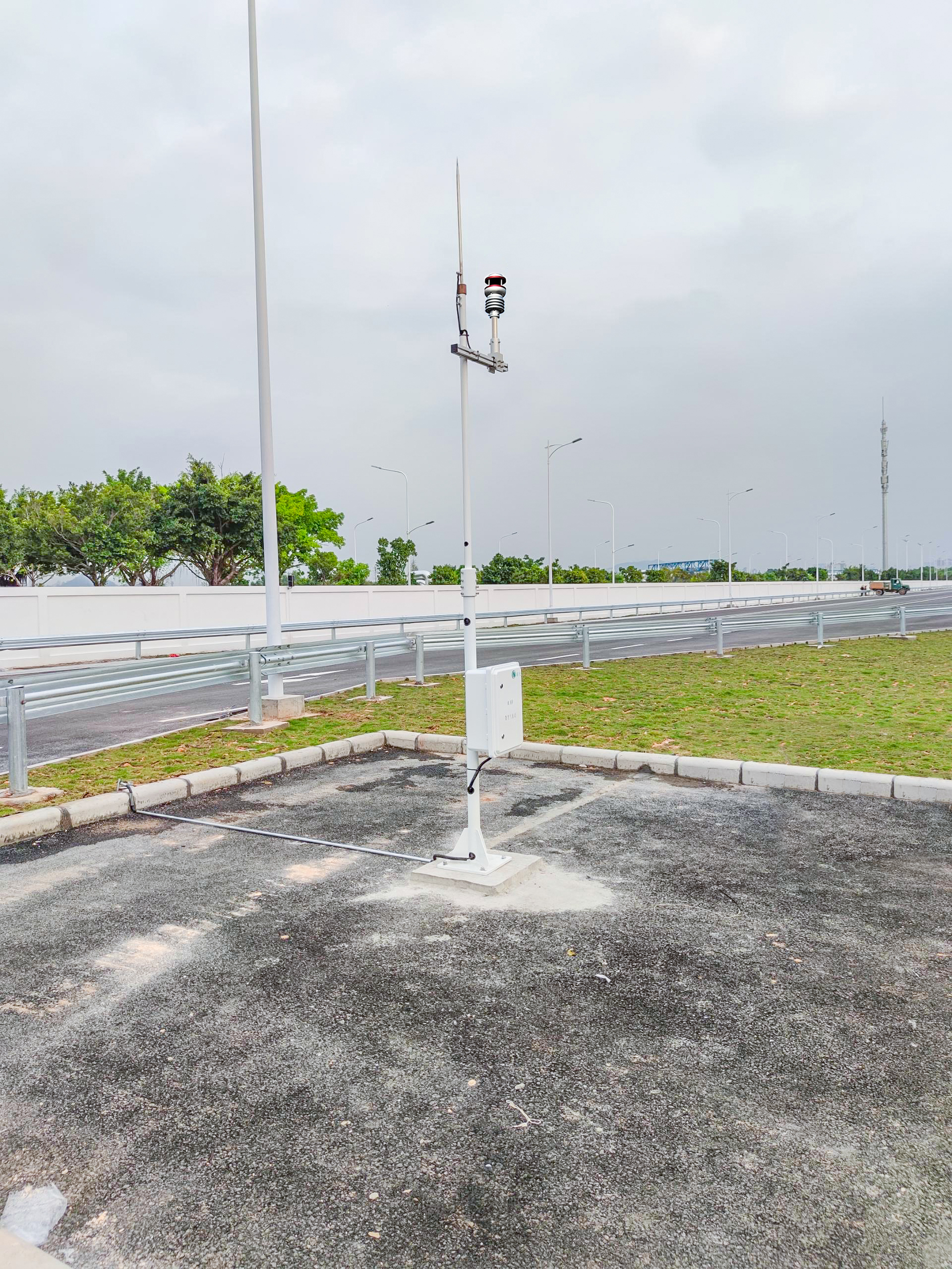 城市道路气象站项目安装现场