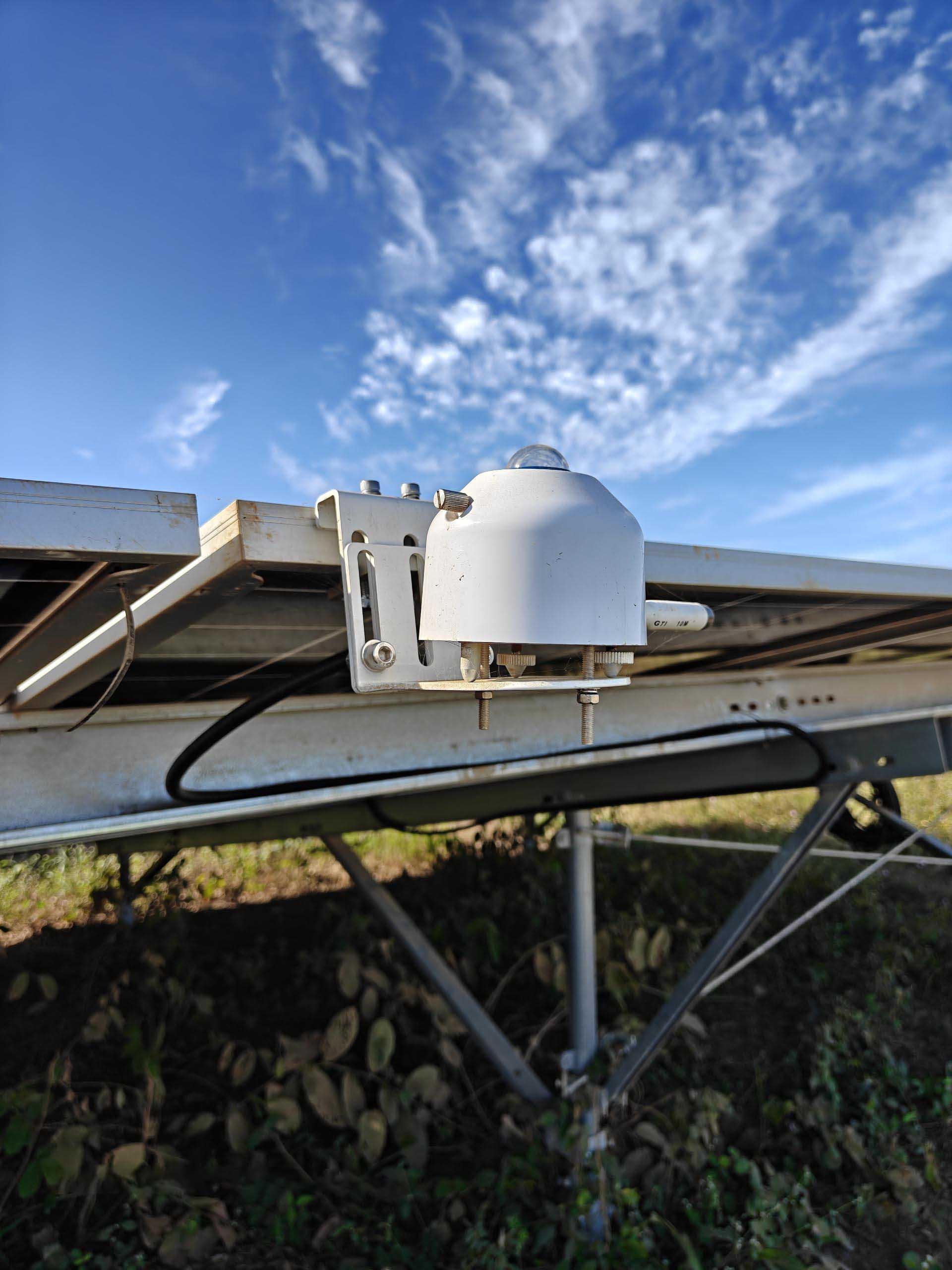 菲律宾泰拉 1.05GW 光伏电站项目气象站安装现场