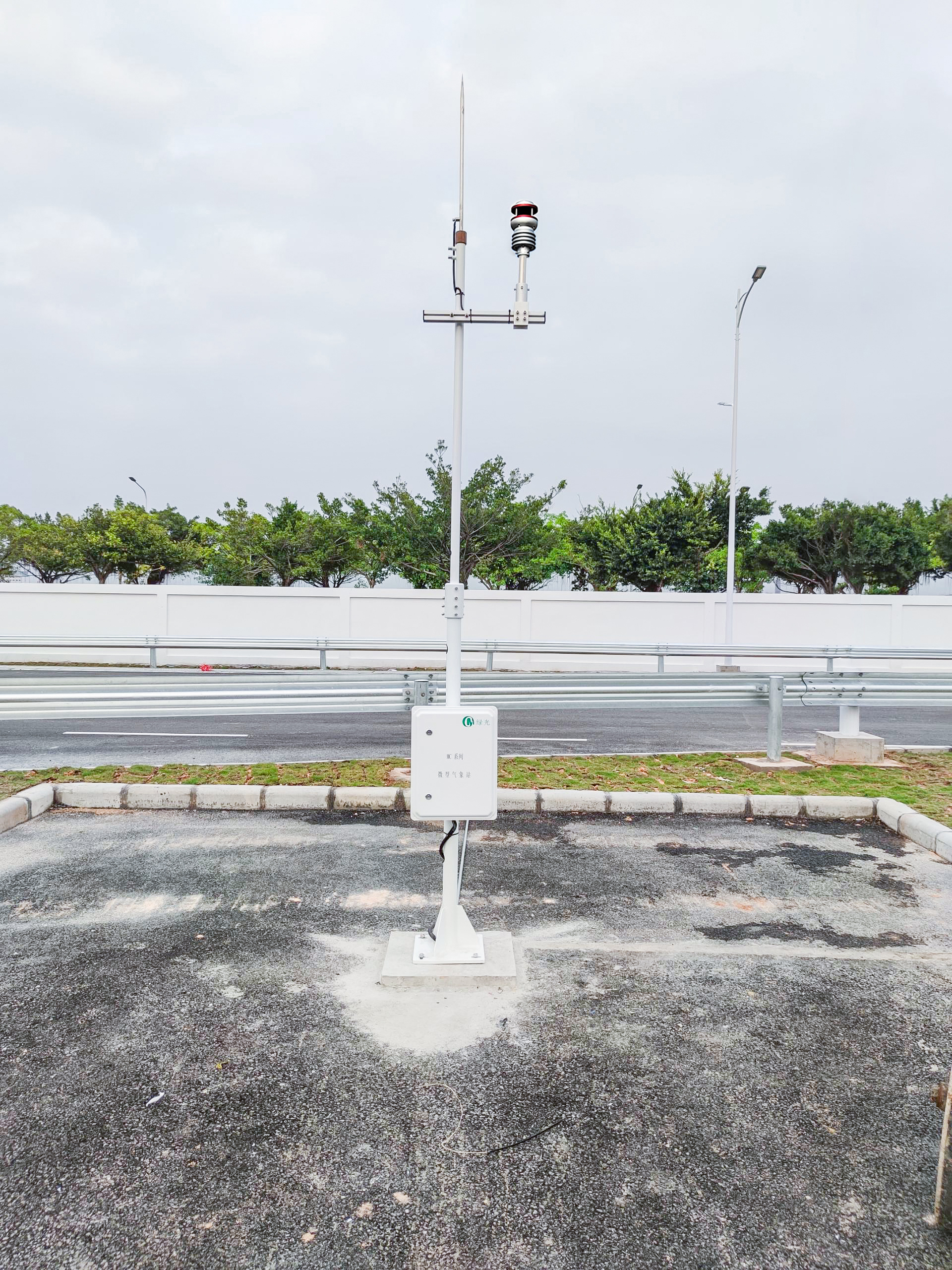 城市道路气象站项目安装现场