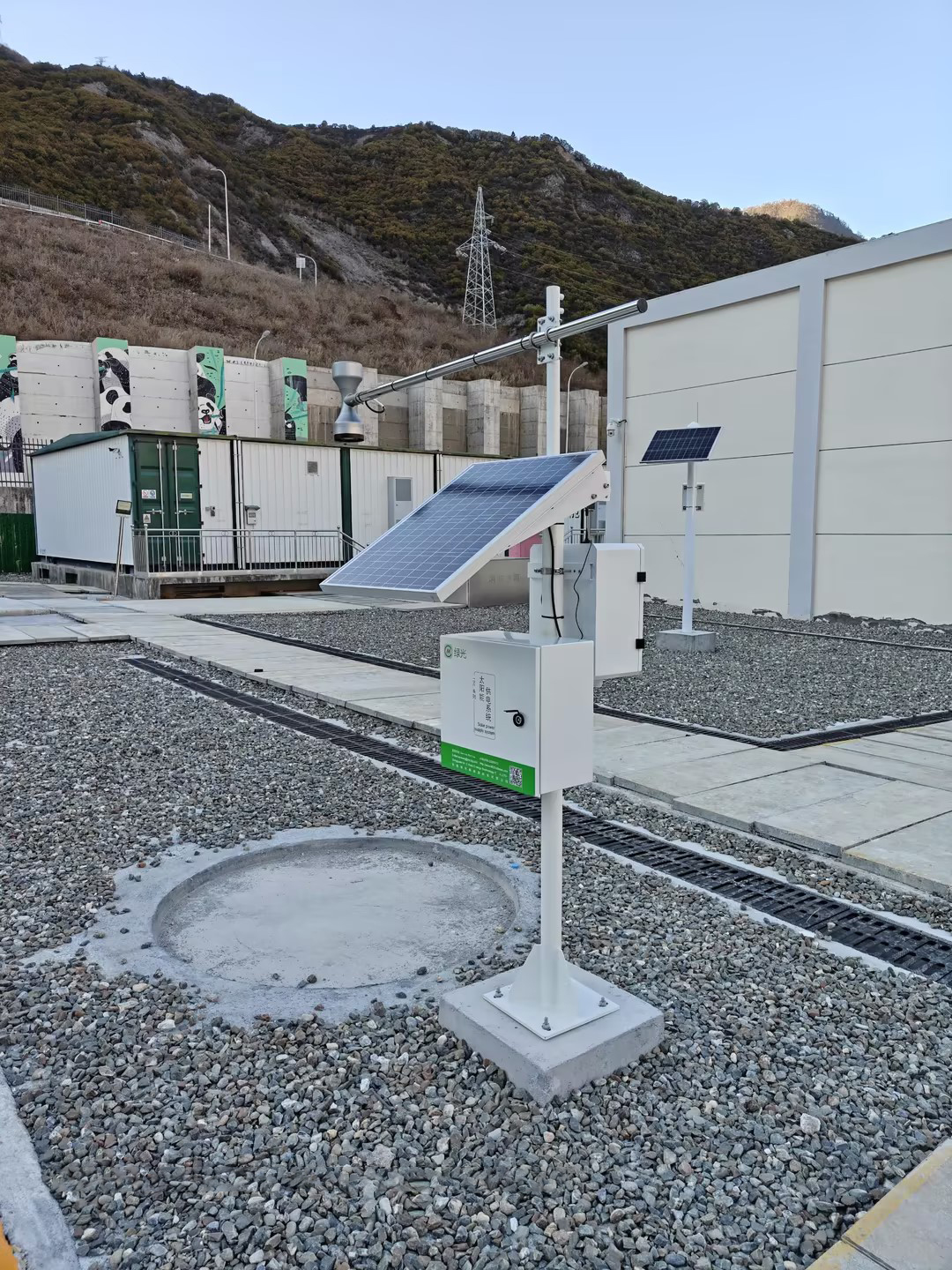 国家电网雷暴雨监测系统项目安装现场